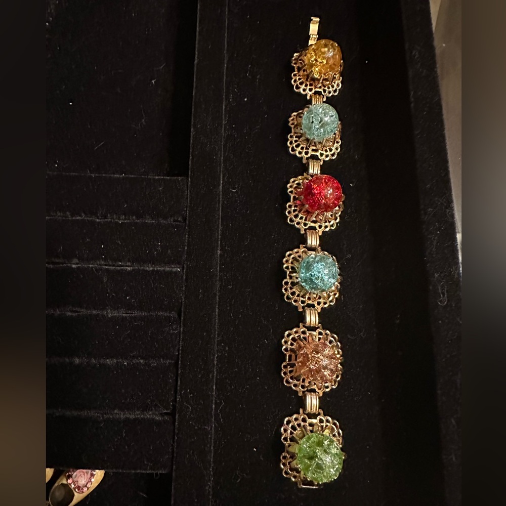 Beautiful vintage costume cracked glass bracelet